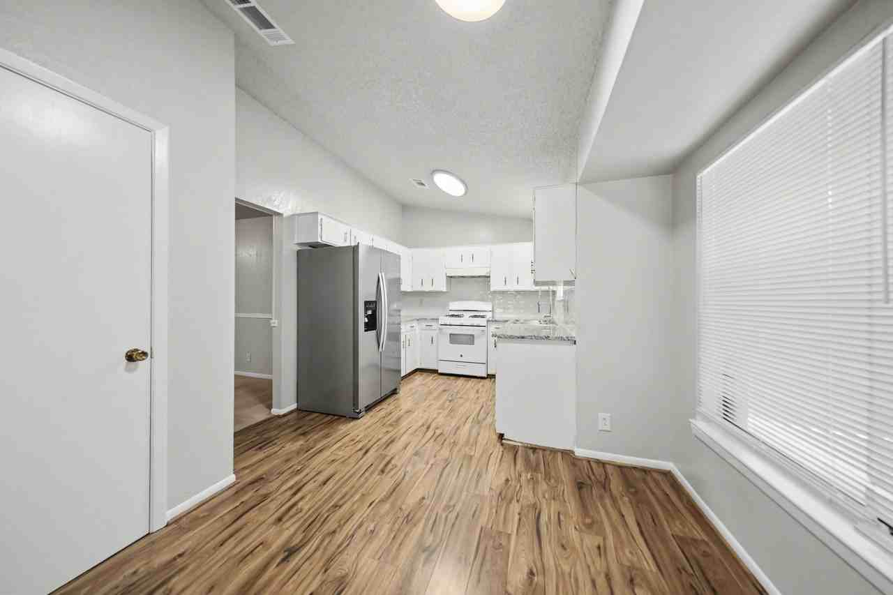 4716 Glass Mountain Dr - Photo 4 of 24