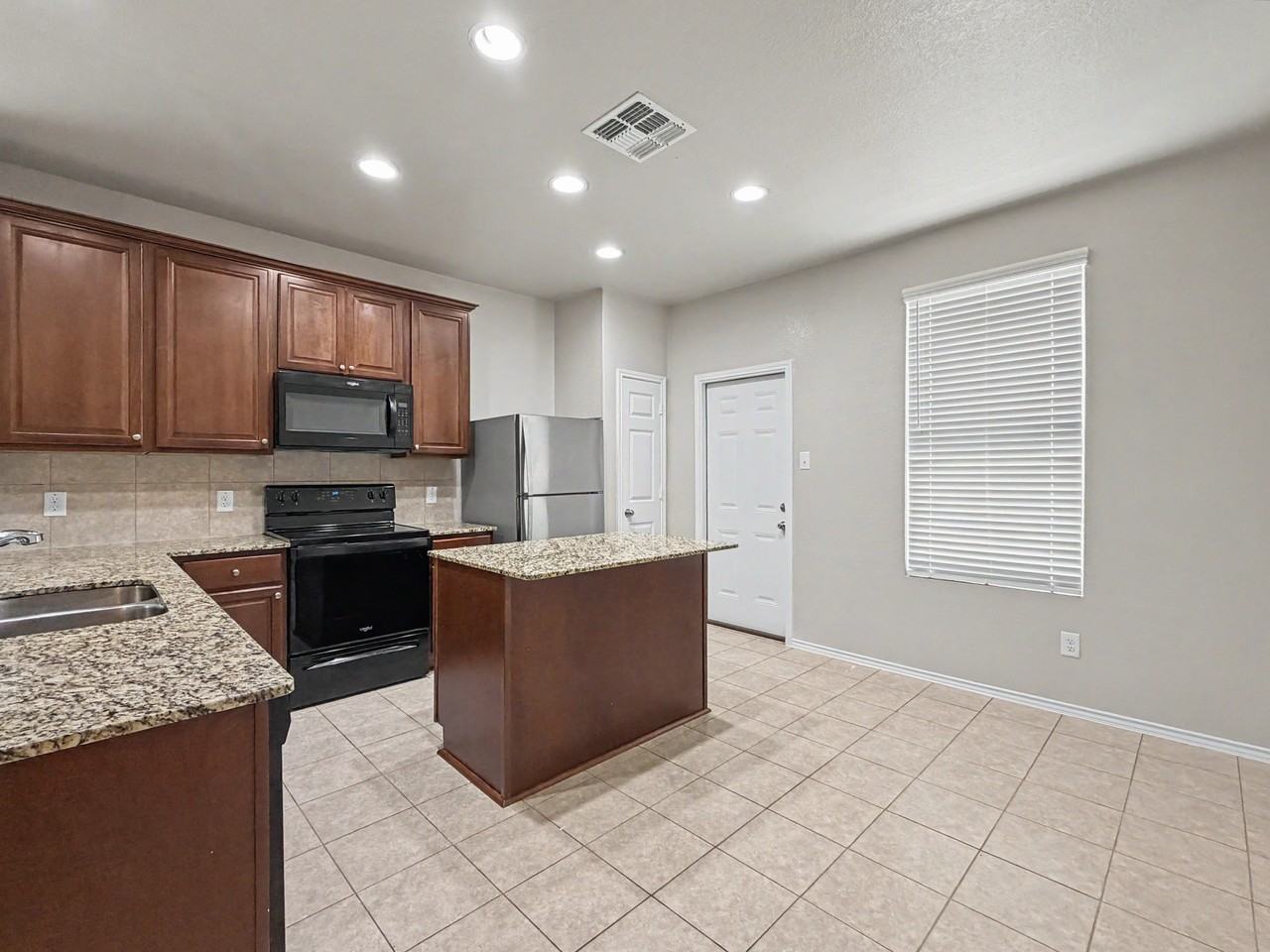145 Miracle Dr - Photo 4 of 20