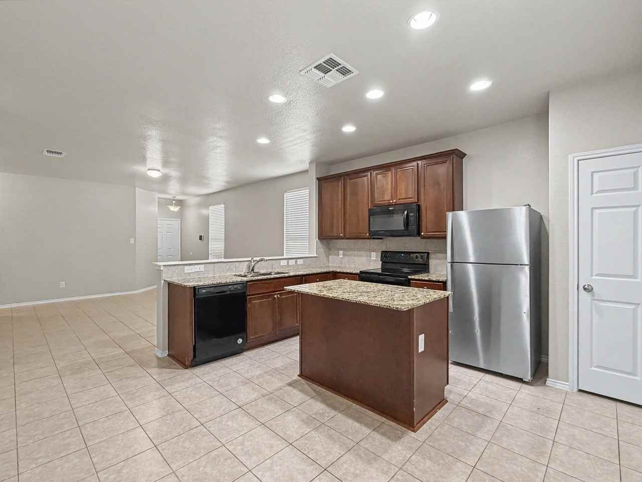 145 Miracle Dr - Photo 5 of 20