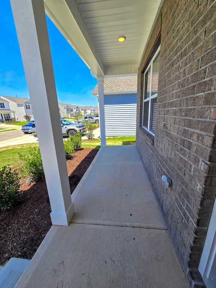 877 Bullhorn Dr - Photo 3 of 48