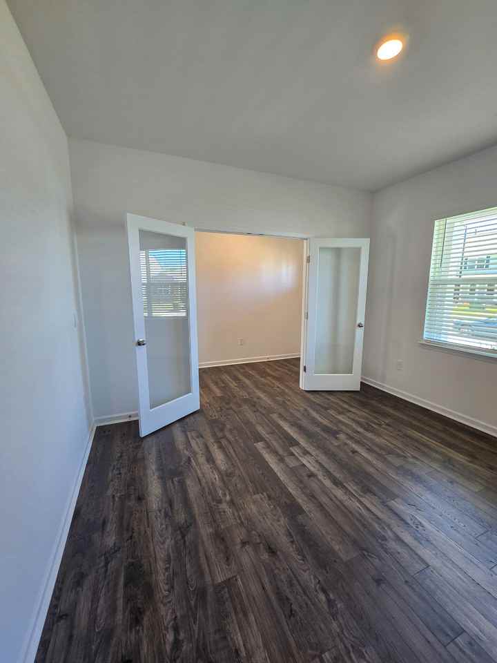 877 Bullhorn Dr - Photo 7 of 48