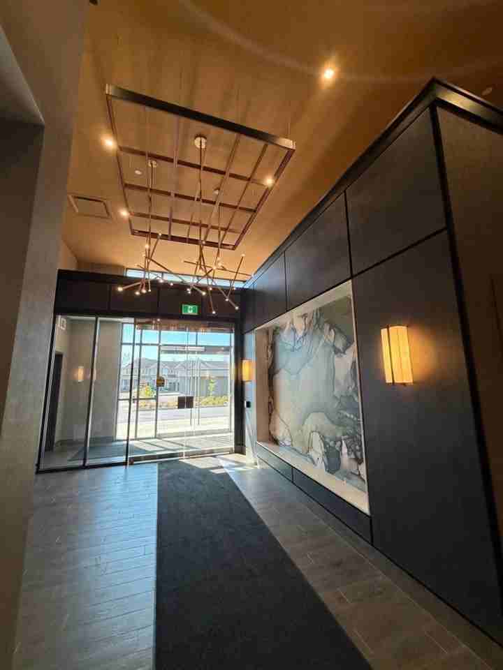 699 Dundas St E - Photo 2 of 9