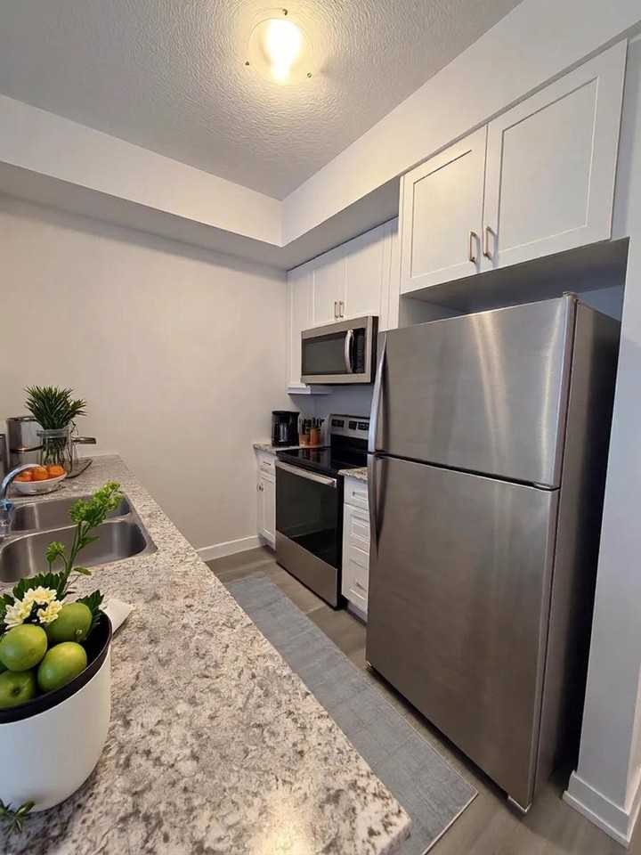 699 Dundas St E - Photo 3 of 9