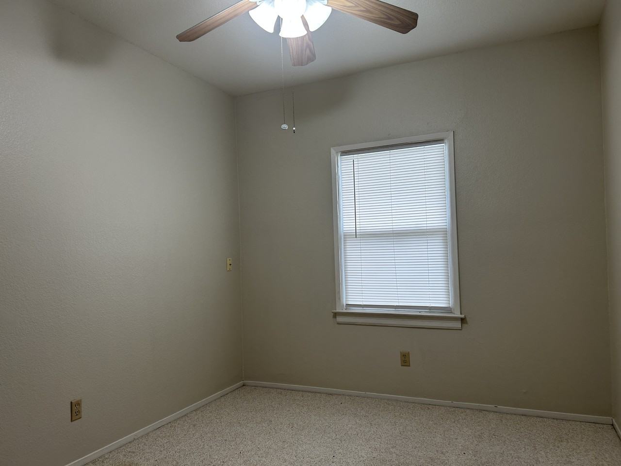 1145 Parker Ave - Photo 2 of 5