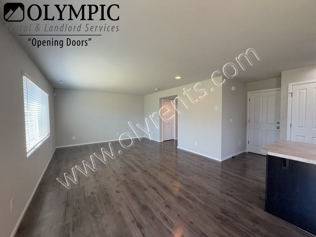 2832 Mahogany St Ne - Photo 7 of 30