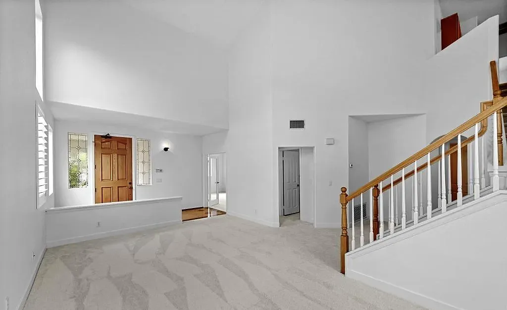 2318 Longfellow Rd - Photo 2 of 11