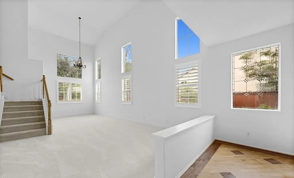2318 Longfellow Rd - Photo 3 of 11