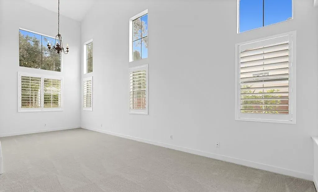 2318 Longfellow Rd - Photo 5 of 11