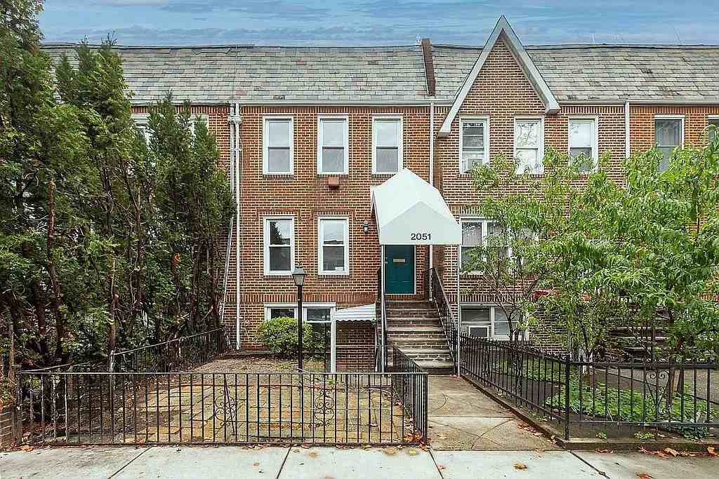 2051 E 29th St - Photo 3 of 12