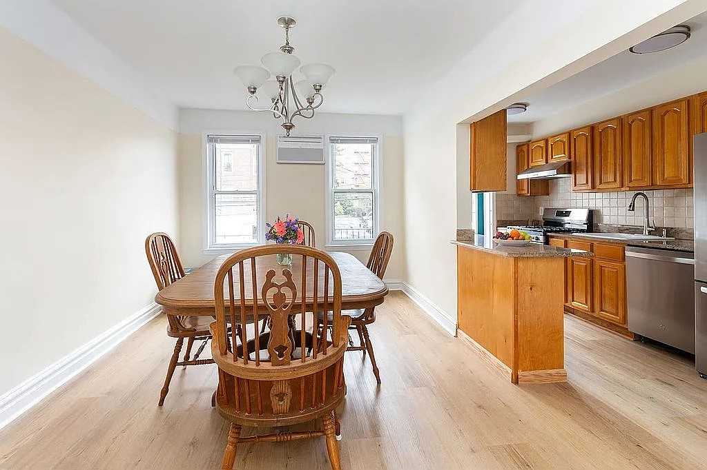 2051 E 29th St - Photo 6 of 12