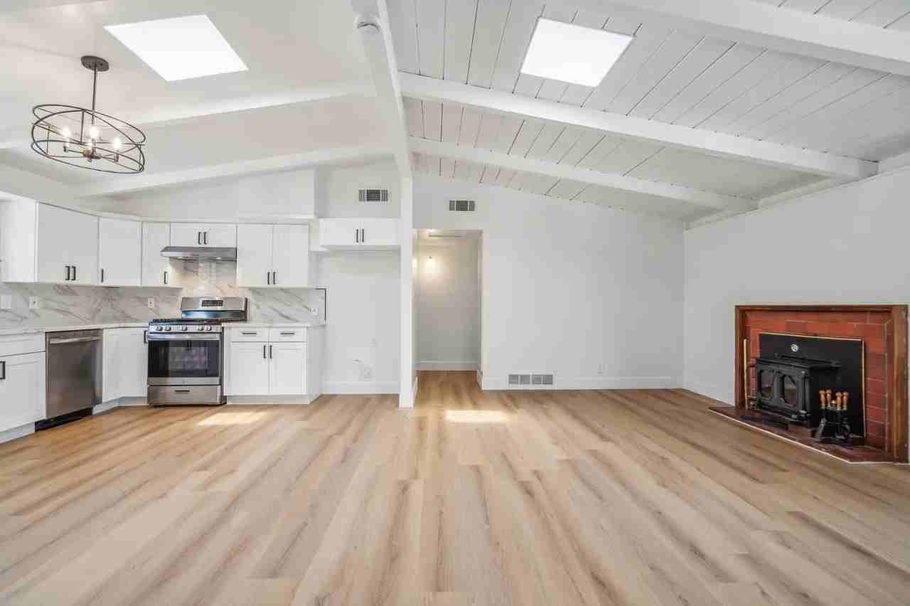 102 Glendora Ave - Photo 2 of 9