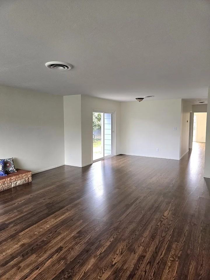 4672 Excelsior Rd - Photo 6 of 10