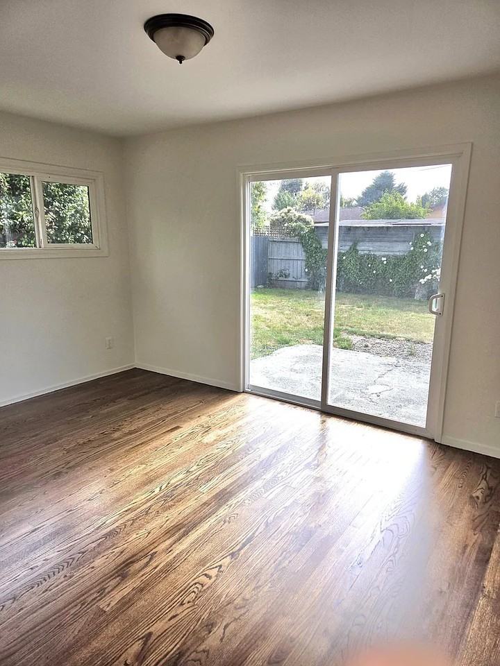 4672 Excelsior Rd - Photo 7 of 10