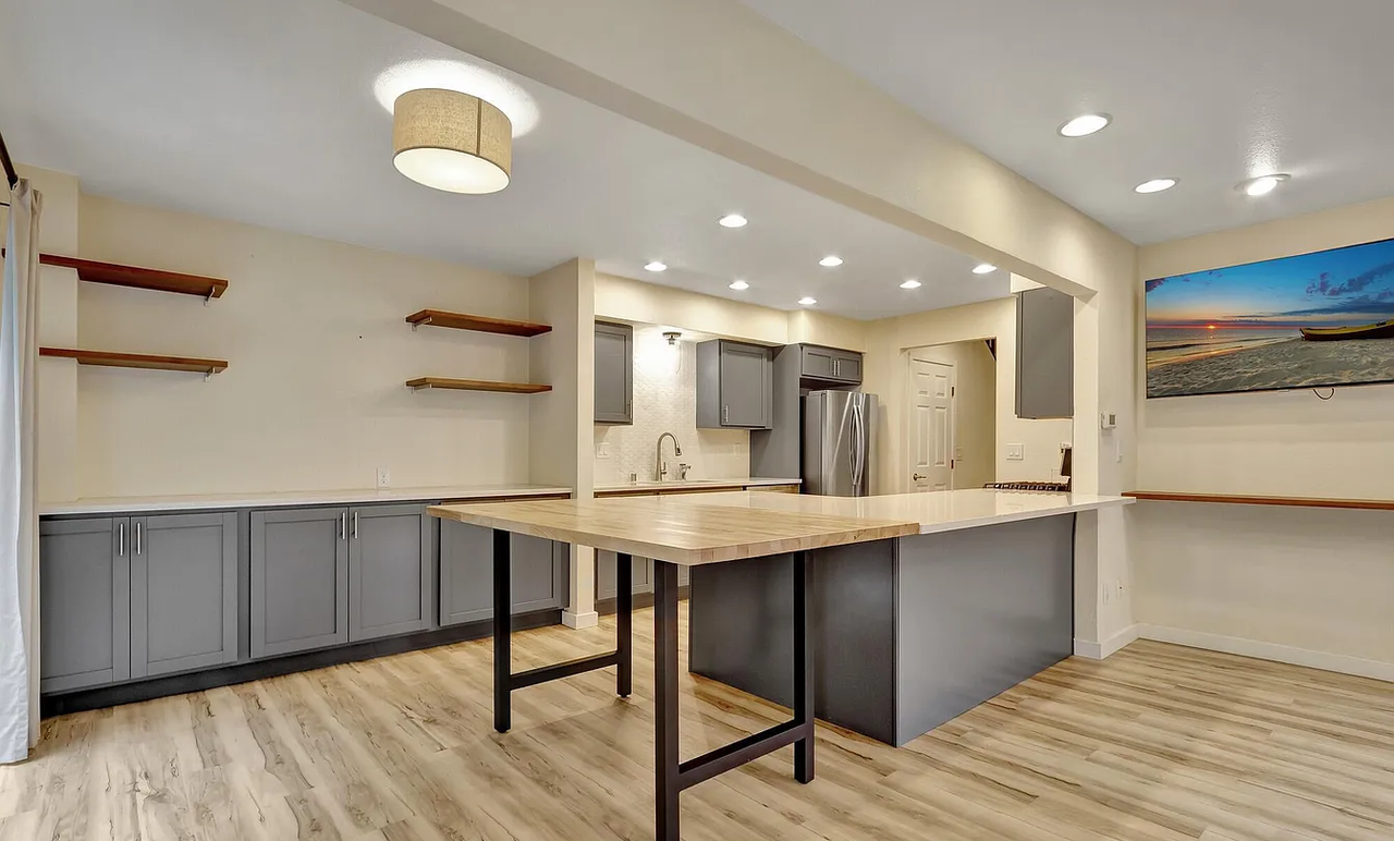 2224 Daybreak Ct - Photo 2 of 11