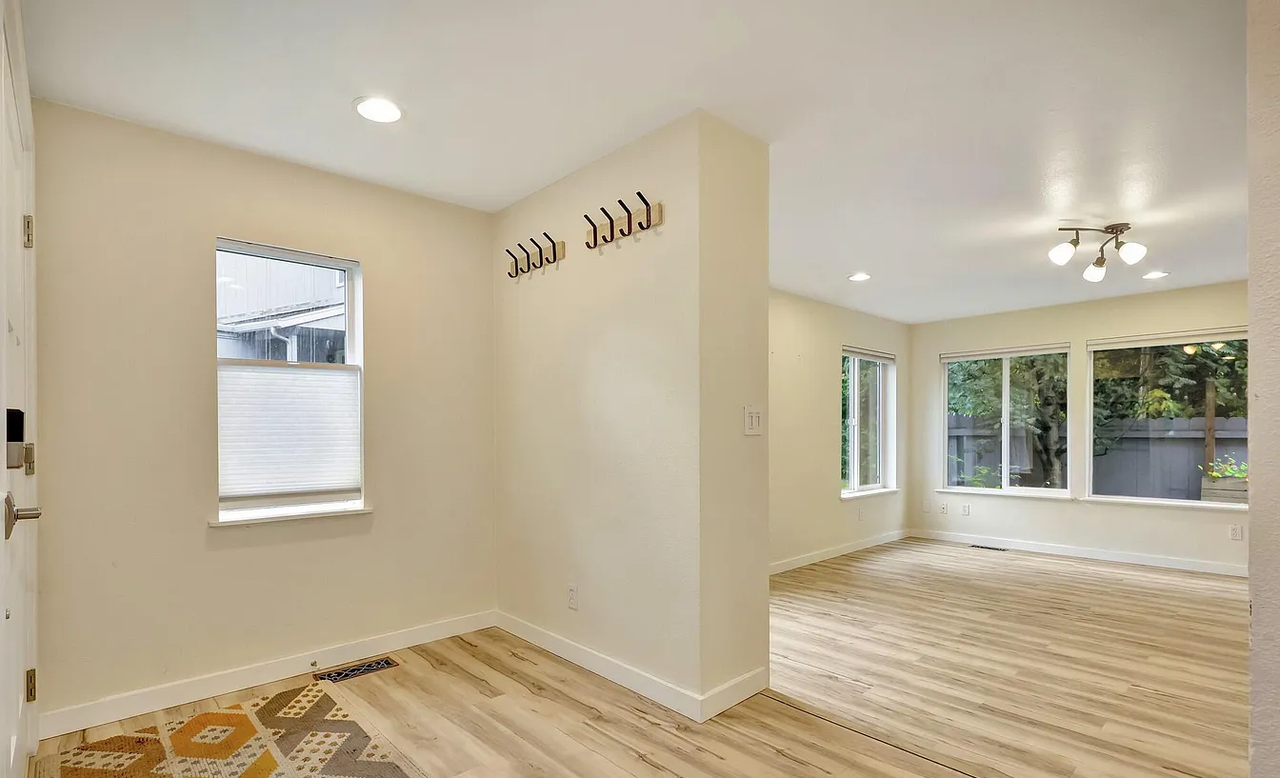 2224 Daybreak Ct - Photo 6 of 11