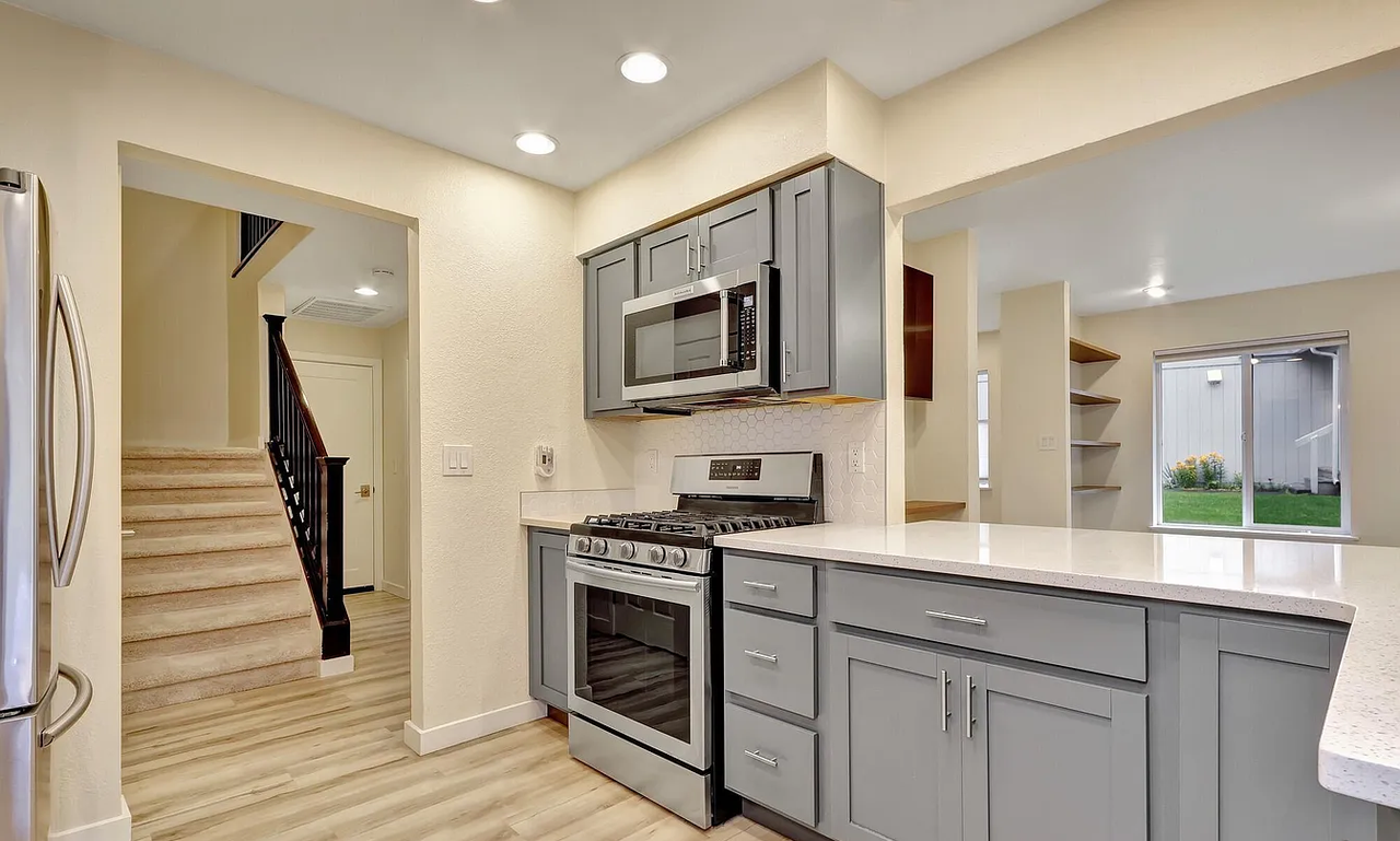 2224 Daybreak Ct - Photo 7 of 11