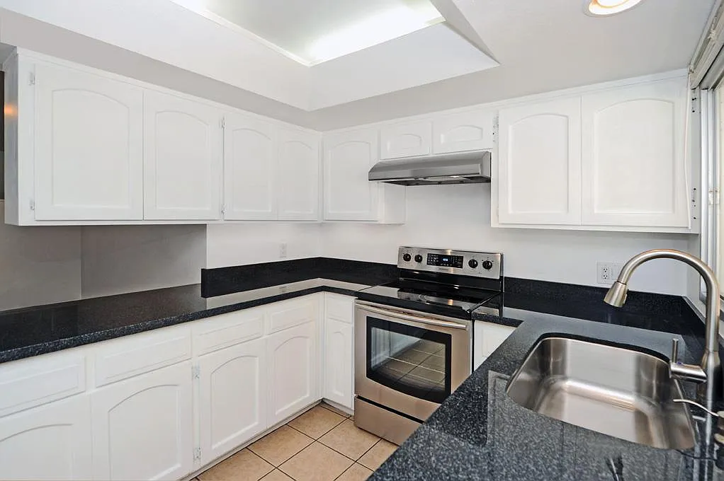 2604 S Cottonwood Dr #NA - Photo 5 of 17