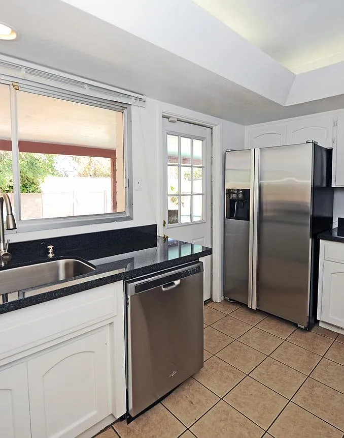 2604 S Cottonwood Dr #NA - Photo 6 of 17