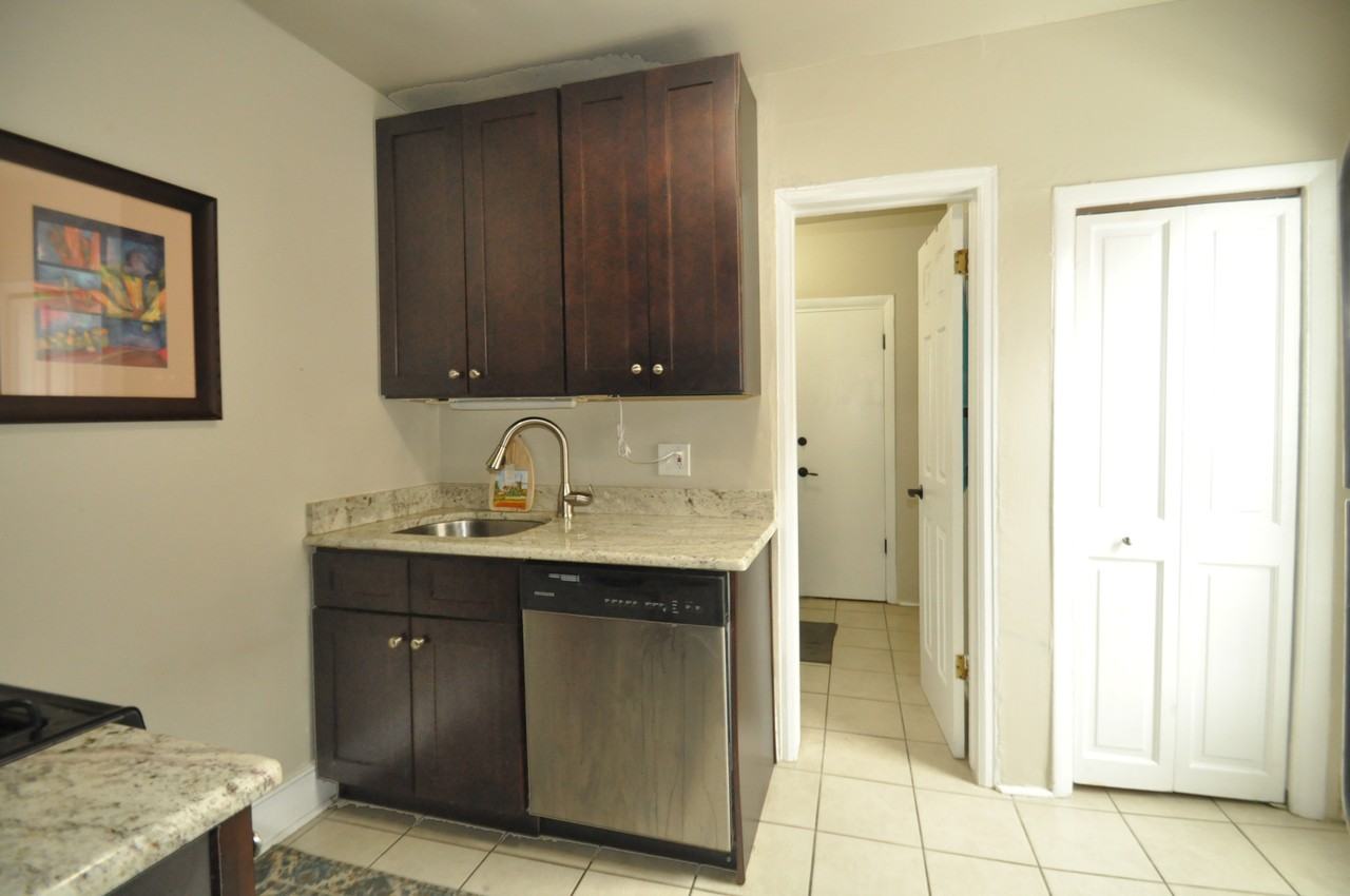 1863 N Clarkson St #4 - Photo 3 of 17