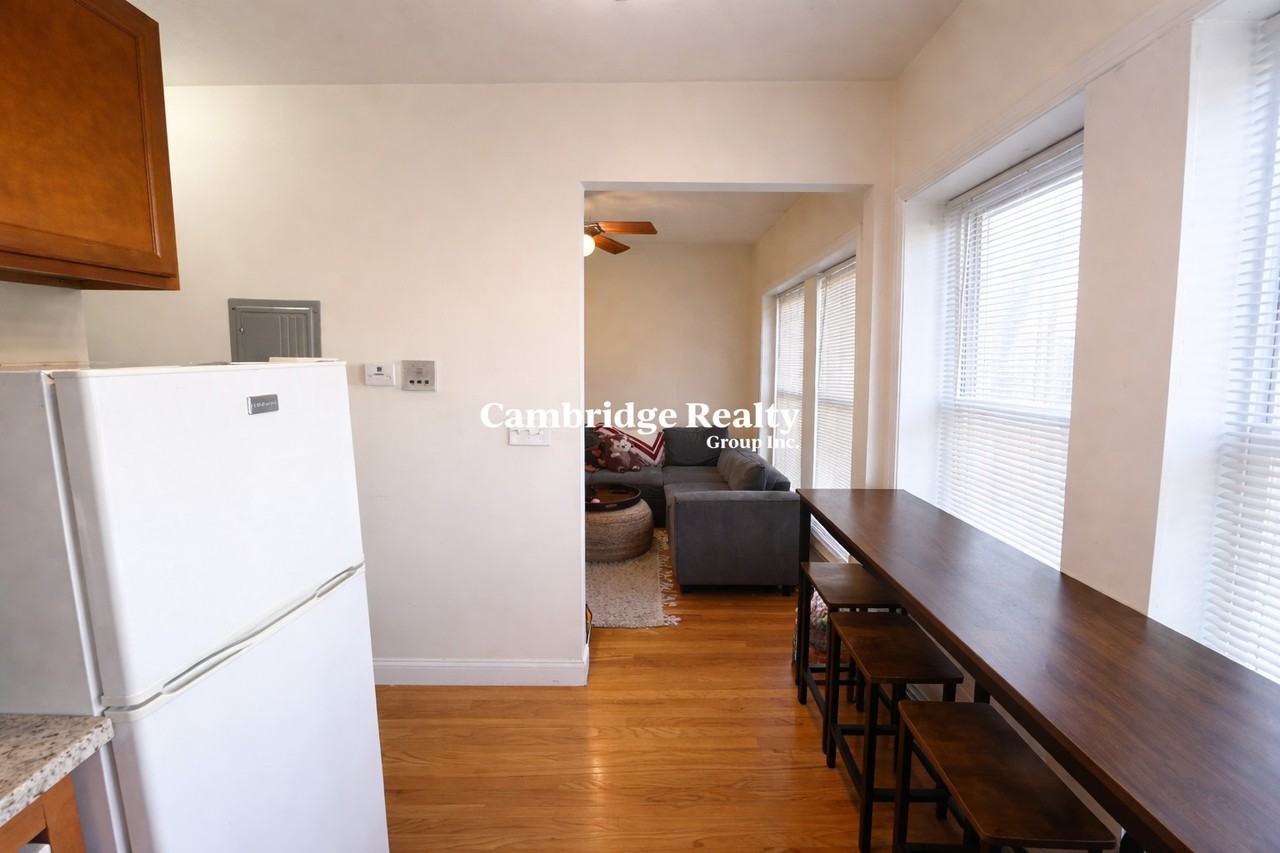 1054 Cambridge St #2T - Photo 4 of 9
