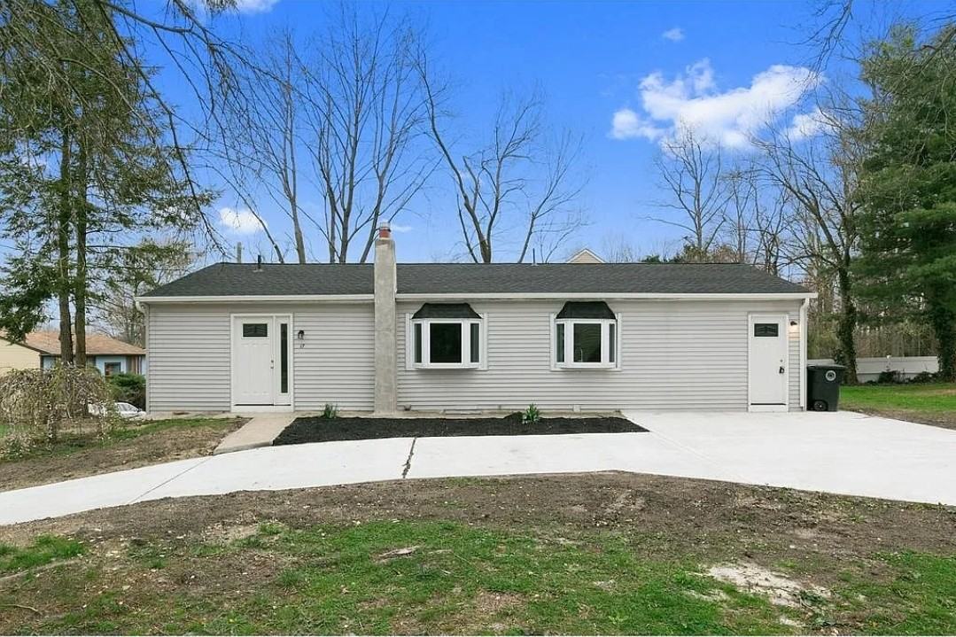 17 Wright Ave #NA - Photo 2 of 14