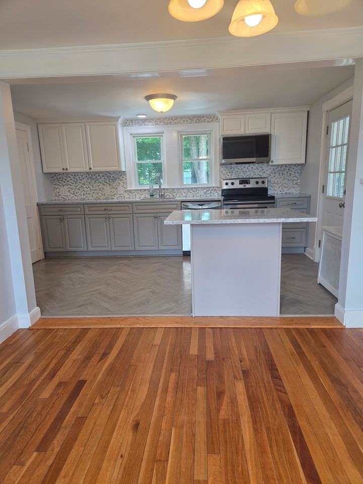 190 Hill St - Photo 3 of 14