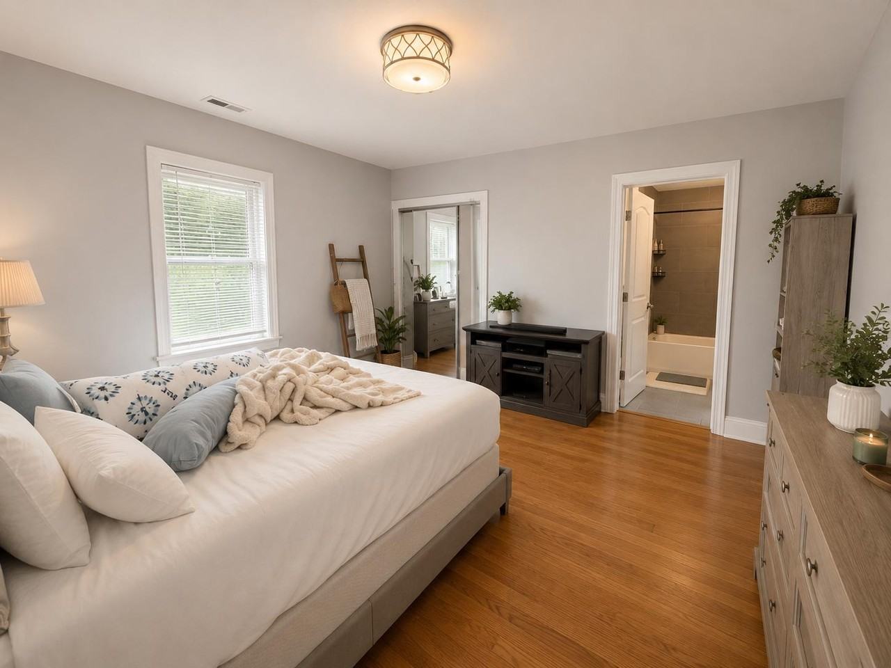 33 Middle St #A - Photo 6 of 12