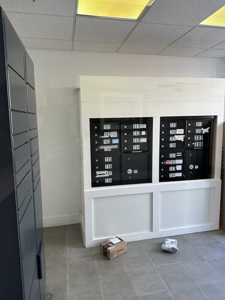 178 Washington Ave #102 - Photo 3 of 5
