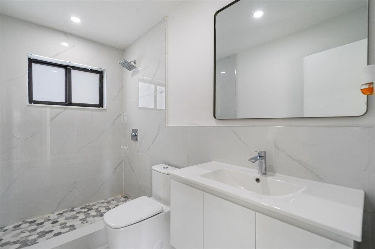 1720 N 25th Ave - Photo 2 of 20