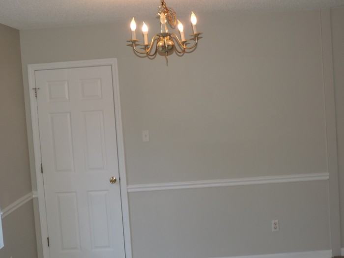 3881 Crest Dr - Photo 3 of 43