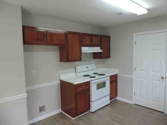 3881 Crest Dr - Photo 4 of 43