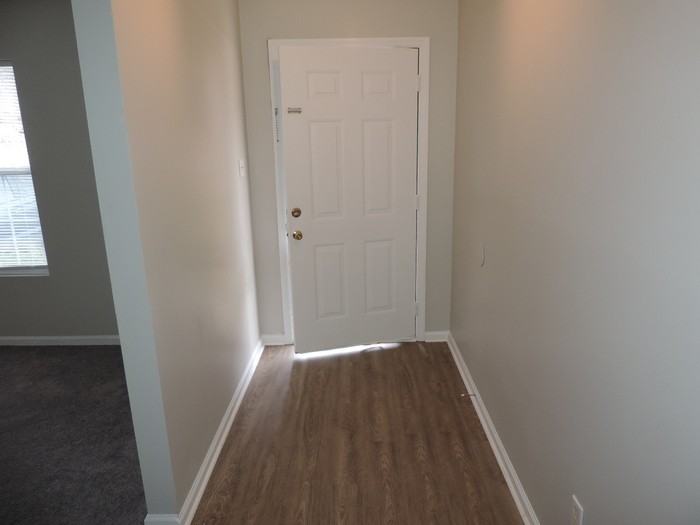 3881 Crest Dr - Photo 7 of 43