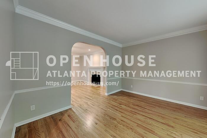 811 Springdale Xing - Photo 7 of 23