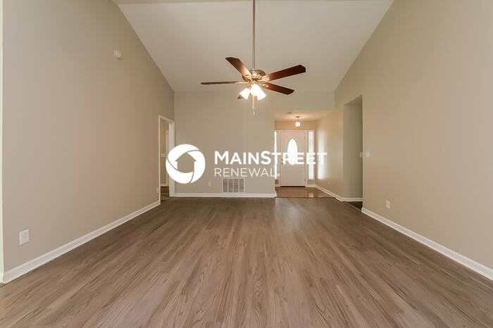 8443 Cedar Creek Rdg - Photo 4 of 16