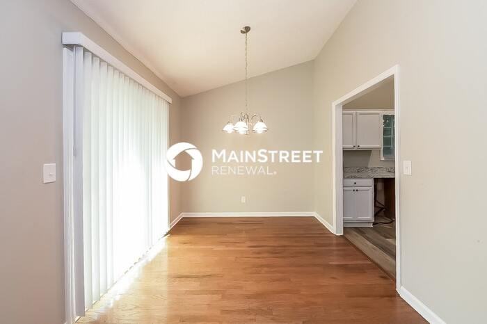 8443 Cedar Creek Rdg - Photo 5 of 16