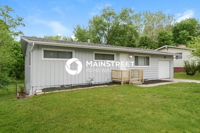 6852 N Montrose Ave - Photo 4 of 17