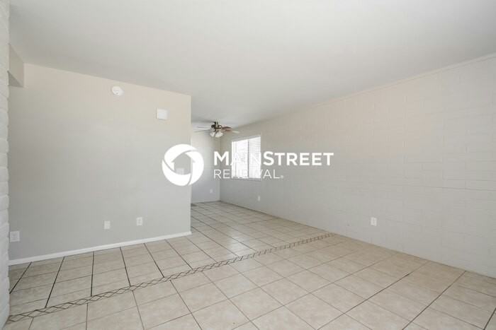 2252 S Mountain Ave - Photo 4 of 16