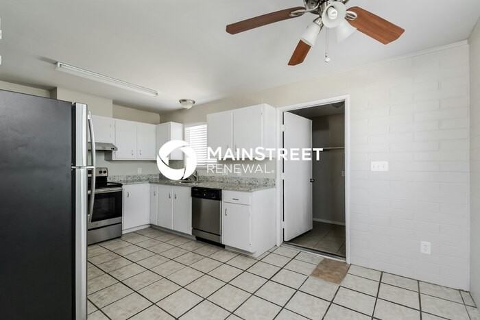 2252 S Mountain Ave - Photo 5 of 16