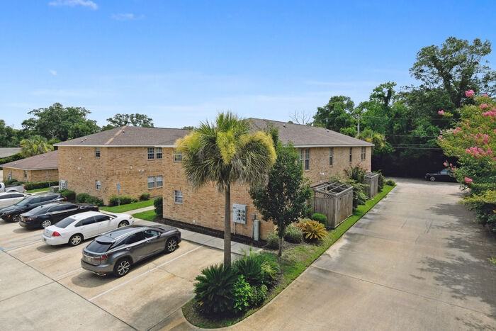 477 Tegarden Rd #D - Photo 5 of 36