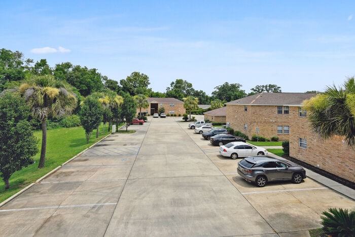 477 Tegarden Rd #D - Photo 6 of 36