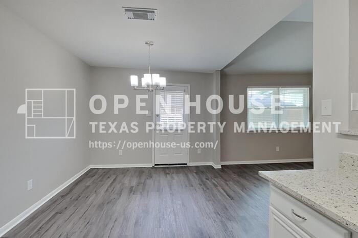 2815 Fox Mountain Dr - Photo 7 of 20