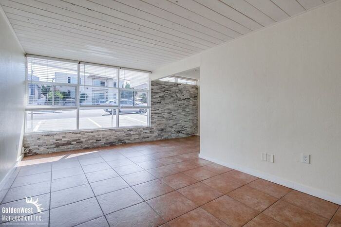 4342 Temecula St - Photo 4 of 19