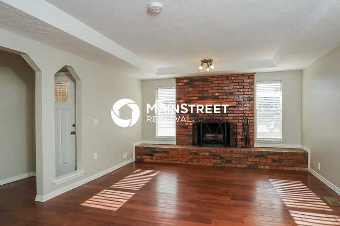 1717 Ridgeway Dr - Photo 5 of 16
