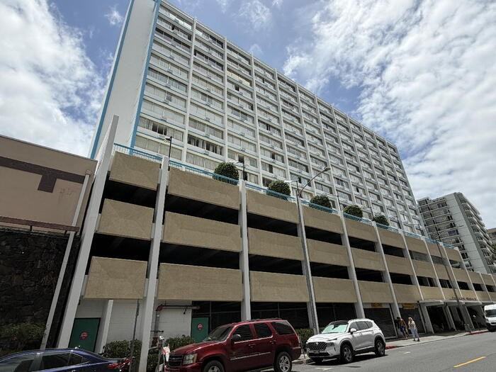 1560 Kanunu St #916