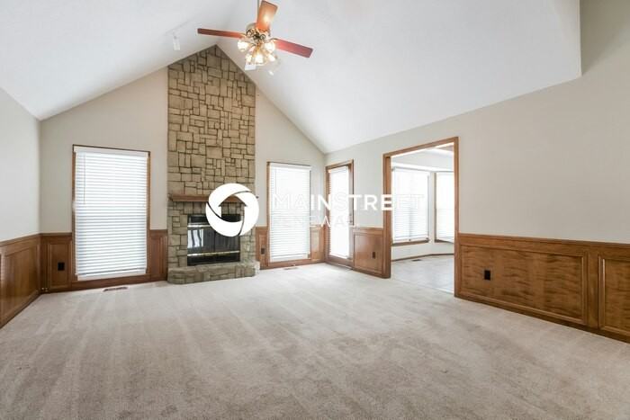 1732 Ne Ridgeview Dr - Photo 5 of 17