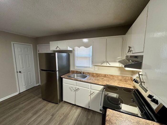 2403 Mastin Lake Road Northeast #2 - Photo 5 of 7