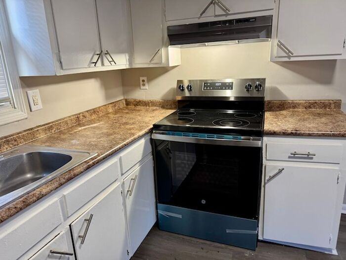 2403 Mastin Lake Road Northeast #2 - Photo 6 of 7