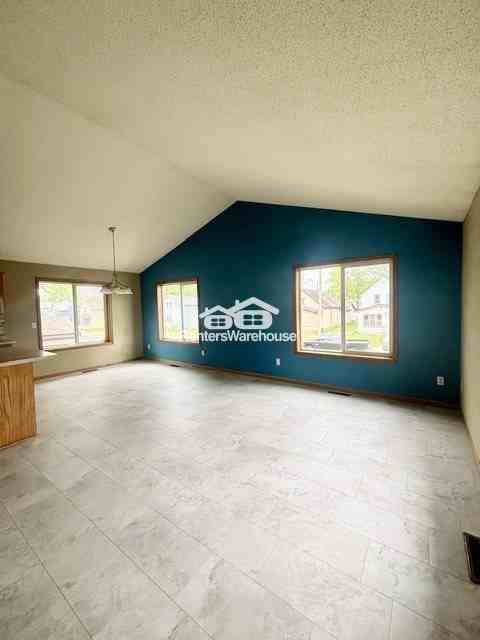 224 5th Ave N - Photo 2 of 24
