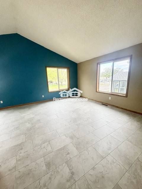 224 5th Ave N - Photo 3 of 24