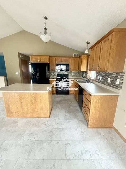 224 5th Ave N - Photo 7 of 24